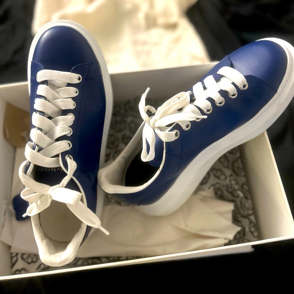 Men’s leather blue and white Alexander McQueen sneeakers